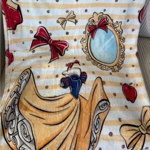 Classic Snow White 🍎 50x60 PLUSH BLANKET!